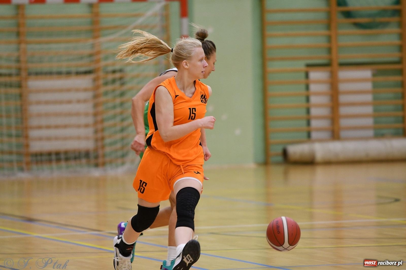 Zdjęcie w galerii na portalu naszraciborz.pl: Koszykówka. Porażka RKK AZS Racibórz na inaugurację sezonu [FOTO i WIDEO] wiadomości z regionu