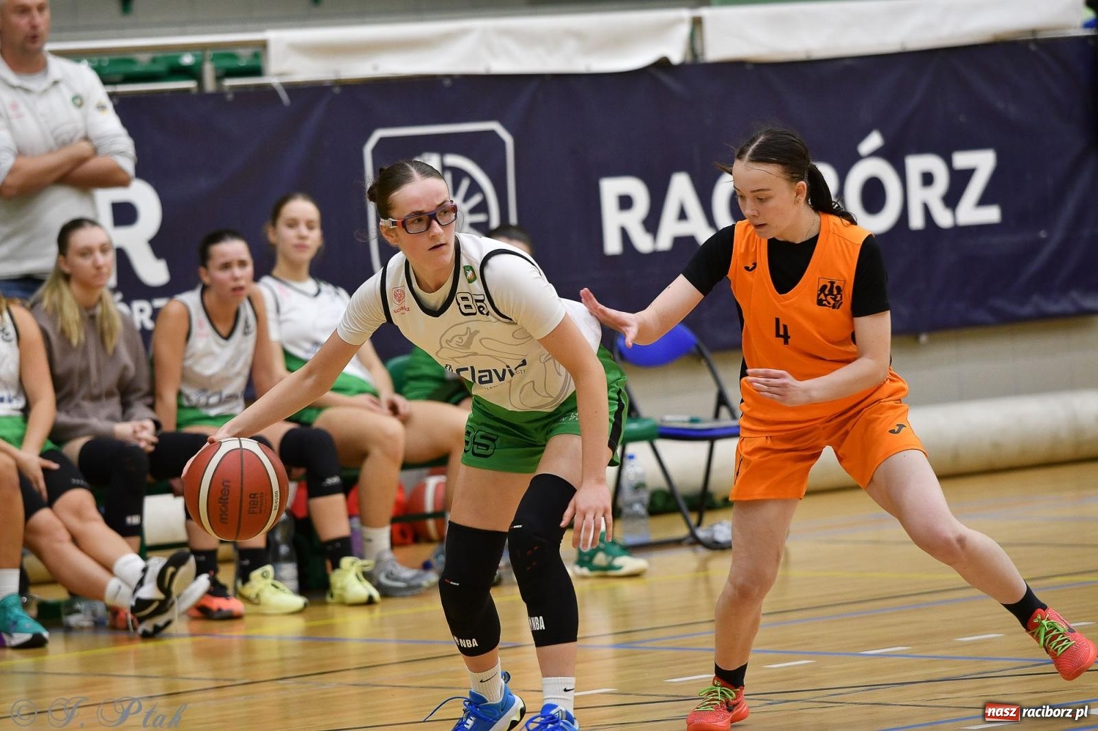 Zdjęcie w galerii na portalu naszraciborz.pl: Koszykówka. Porażka RKK AZS Racibórz na inaugurację sezonu [FOTO i WIDEO] wiadomości z regionu