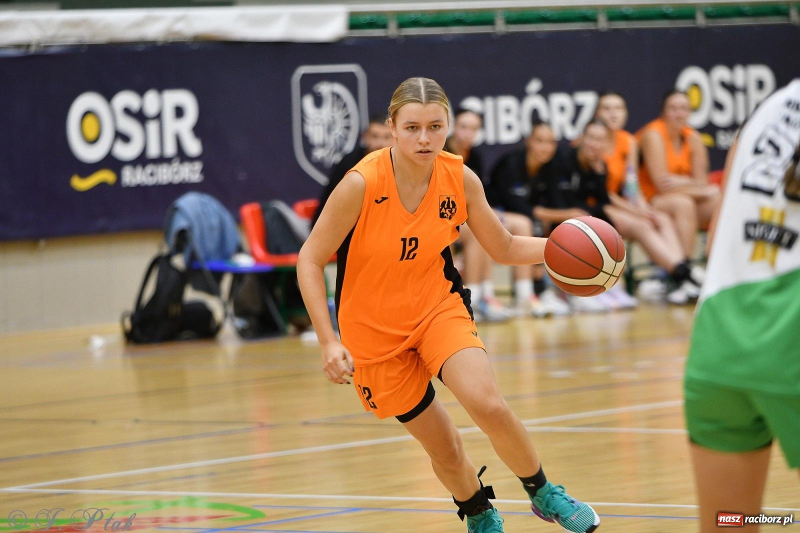Zdjęcie w galerii na portalu naszraciborz.pl: Koszykówka. Porażka RKK AZS Racibórz na inaugurację sezonu [FOTO i WIDEO] wiadomości z regionu