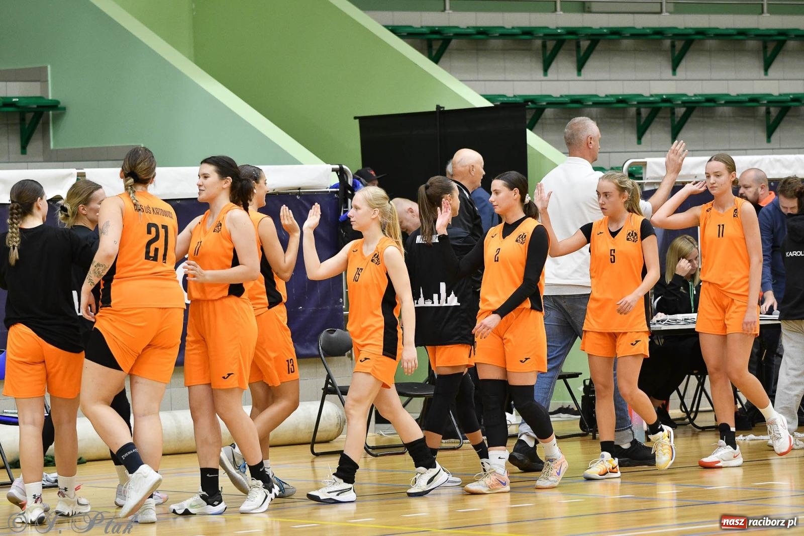 Zdjęcie w galerii na portalu naszraciborz.pl: Koszykówka. Porażka RKK AZS Racibórz na inaugurację sezonu [FOTO i WIDEO] wiadomości z regionu