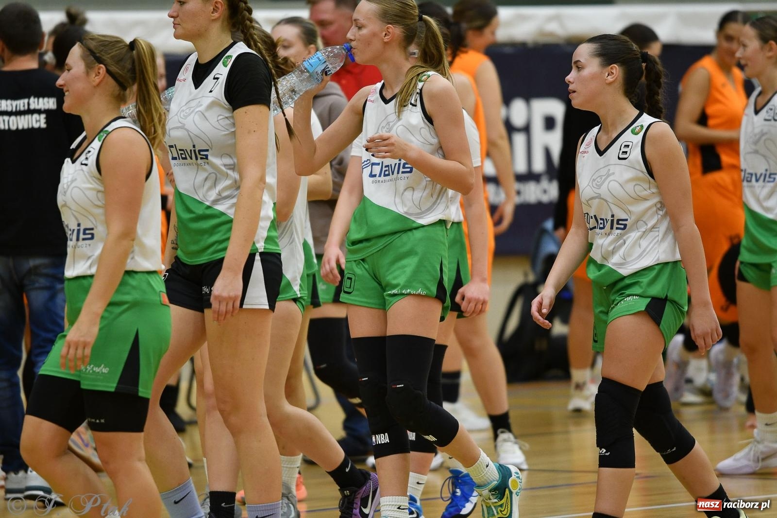 Zdjęcie w galerii na portalu naszraciborz.pl: Koszykówka. Porażka RKK AZS Racibórz na inaugurację sezonu [FOTO i WIDEO] wiadomości z regionu