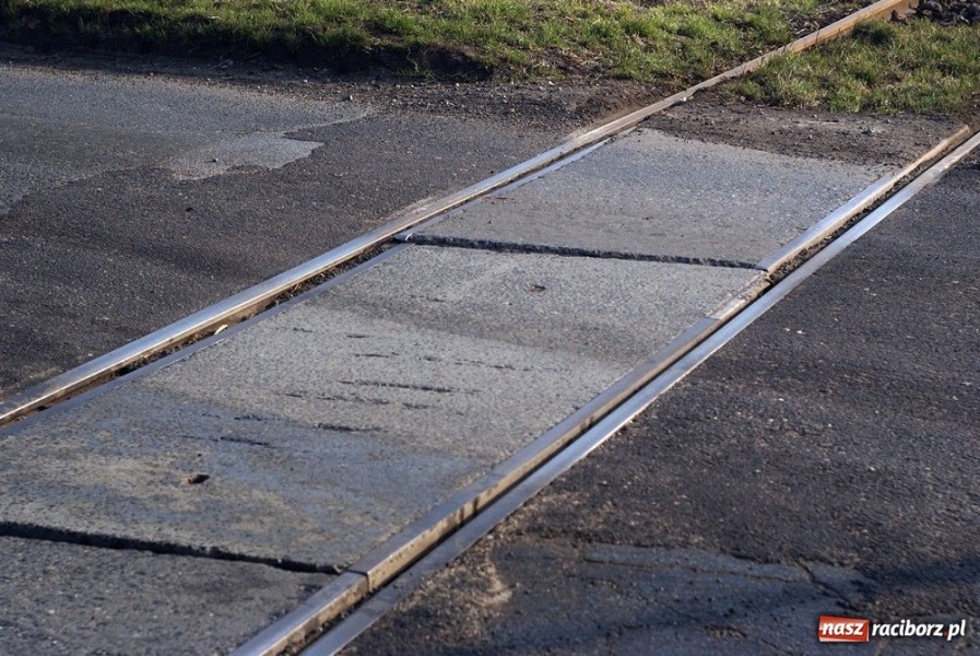 Zdjęcie w galerii na portalu naszraciborz.pl: Interwencja pomogła. Drogowcy naprawili wiadomości z regionu