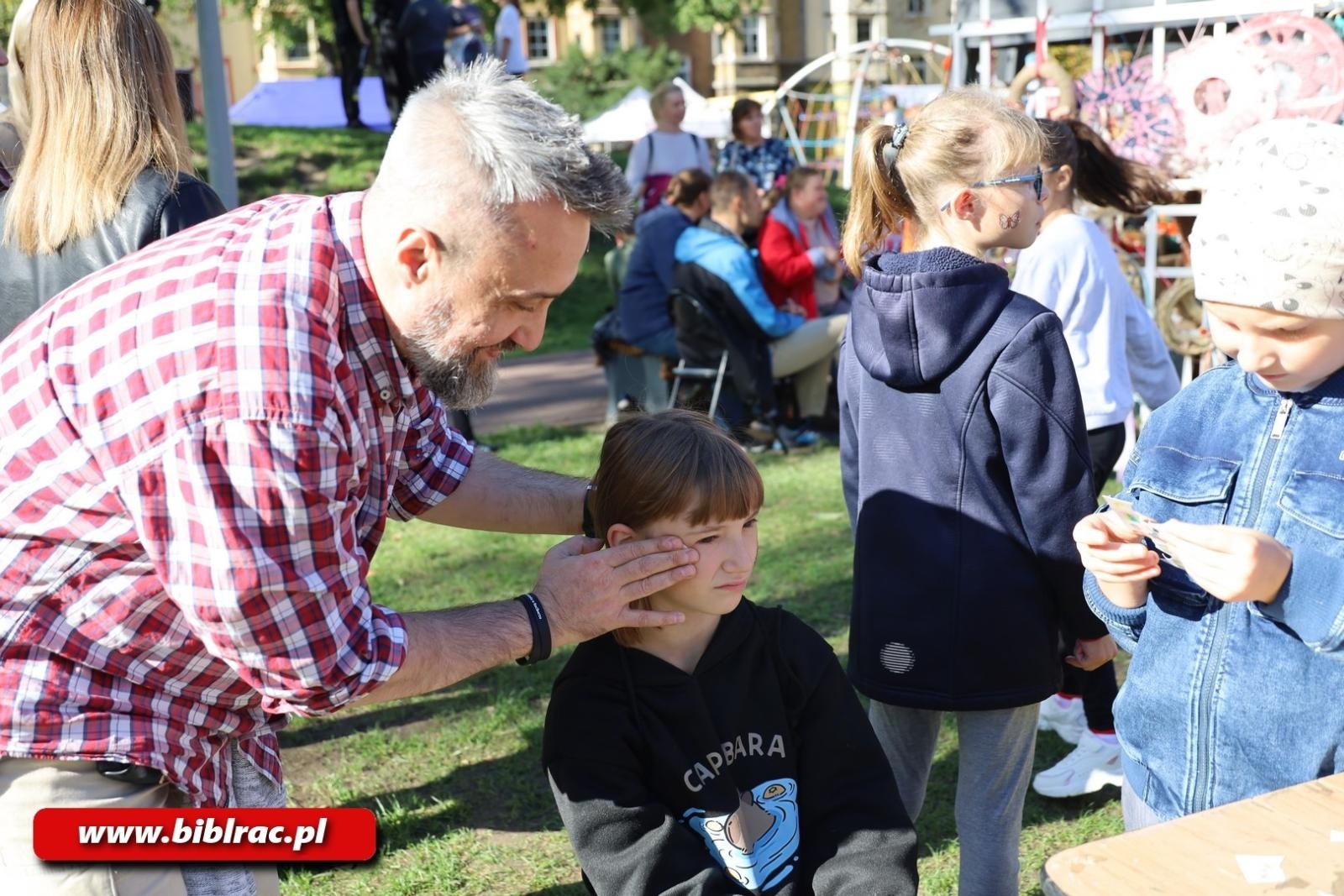 Zdjęcie w galerii na portalu naszraciborz.pl: Biblioteka na raciborskim Święcie Dyni wiadomości z regionu