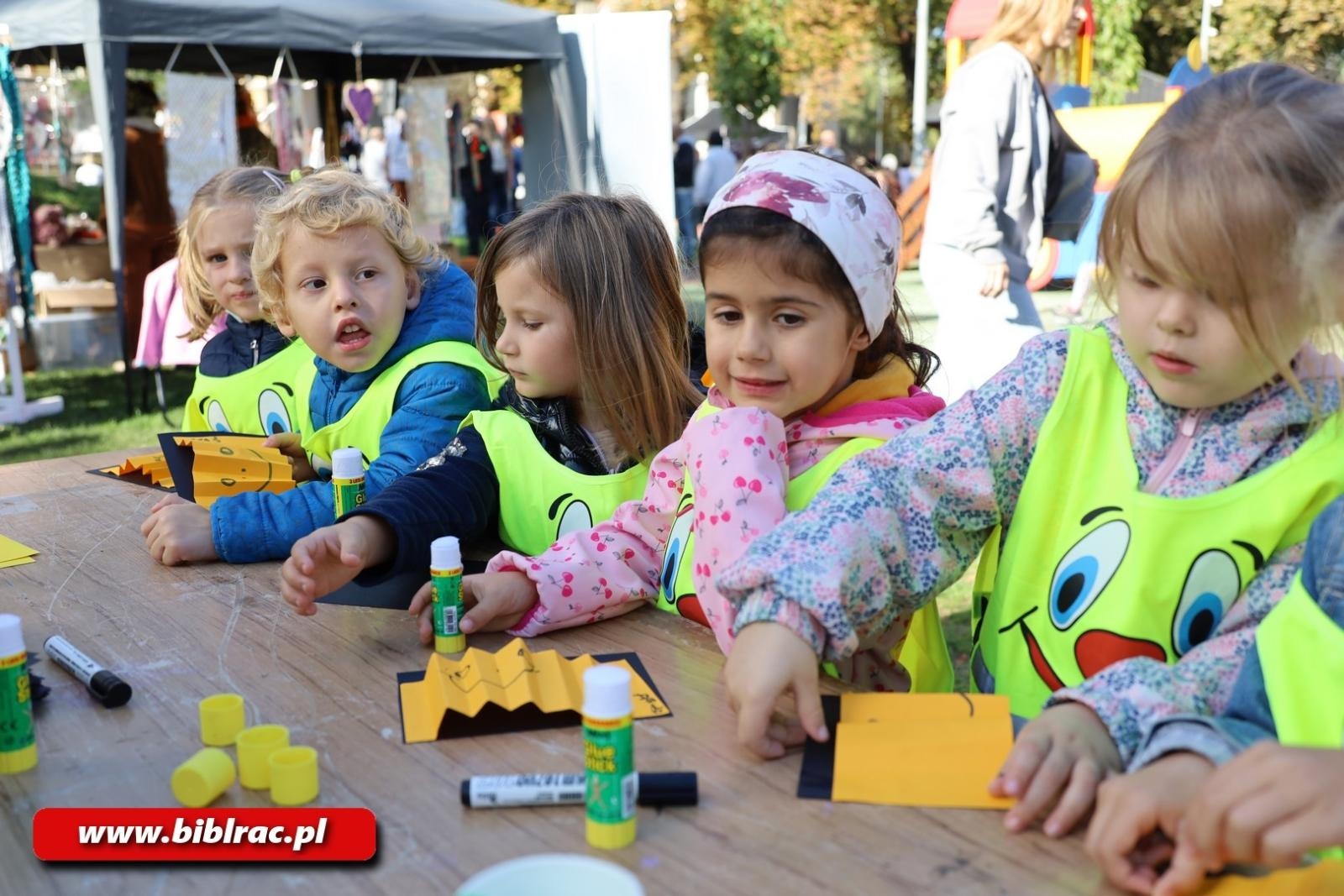 Zdjęcie w galerii na portalu naszraciborz.pl: Biblioteka na raciborskim Święcie Dyni wiadomości z regionu