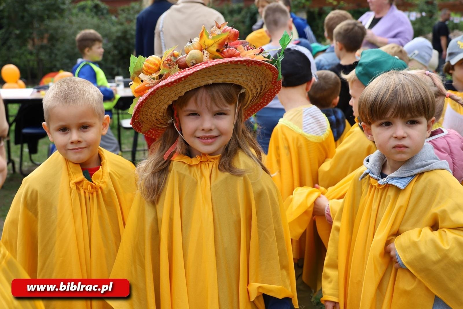Zdjęcie w galerii na portalu naszraciborz.pl: Biblioteka na raciborskim Święcie Dyni wiadomości z regionu