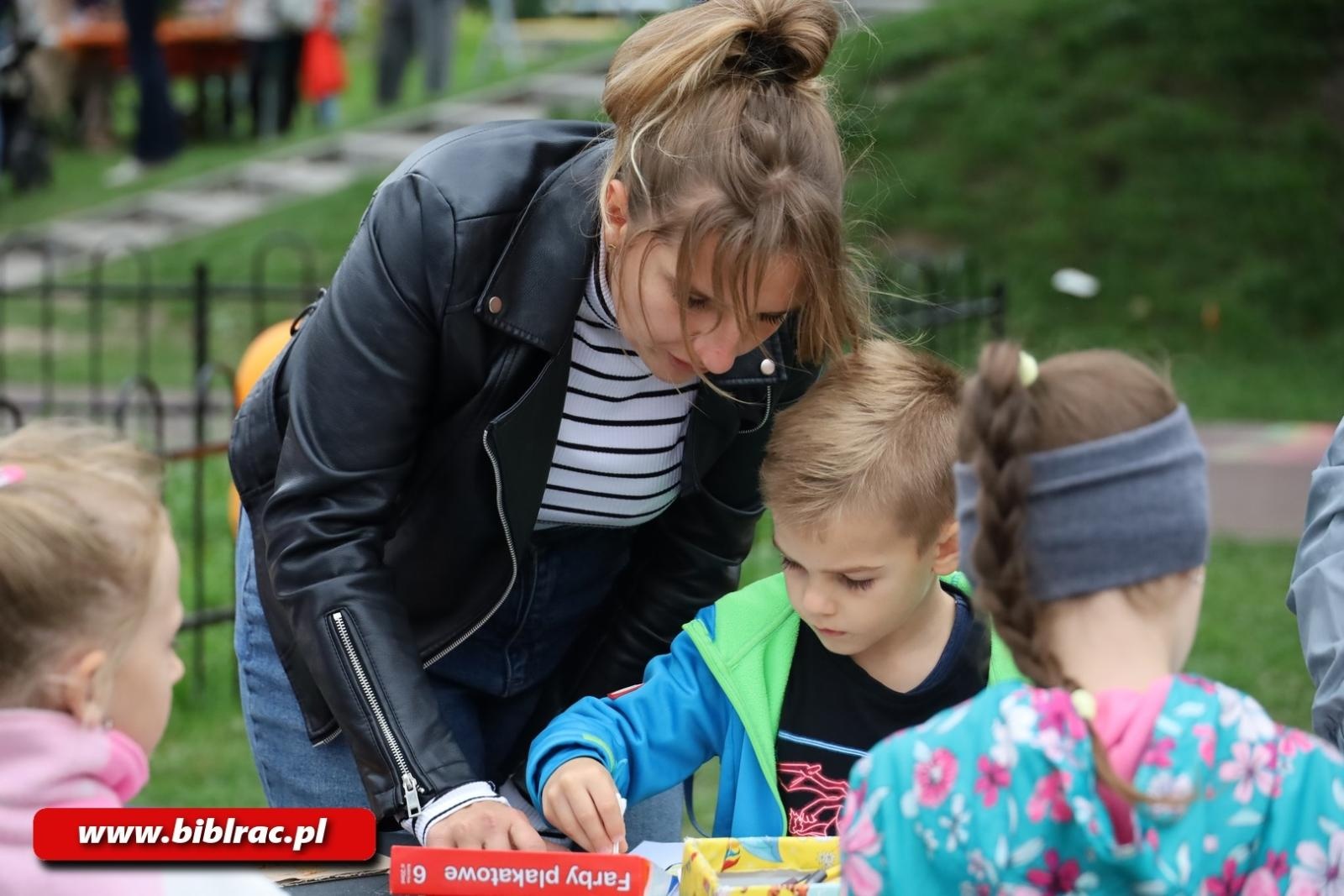 Zdjęcie w galerii na portalu naszraciborz.pl: Biblioteka na raciborskim Święcie Dyni wiadomości z regionu