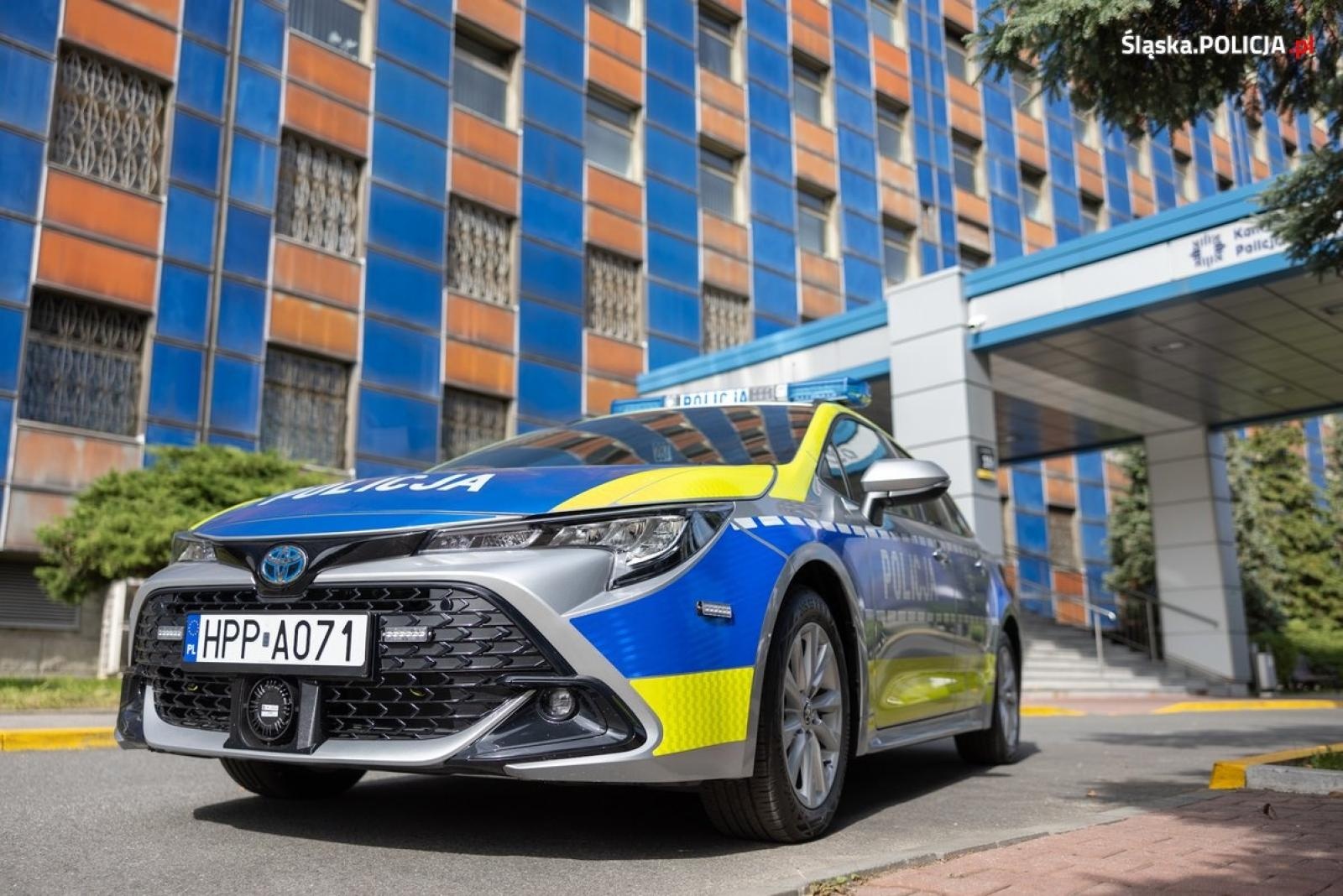 Zdjęcie w galerii na portalu naszraciborz.pl: Śląska policja dostała 85 nowych radiowozów. Trzy toyoty trafią do Raciborza wiadomości z regionu