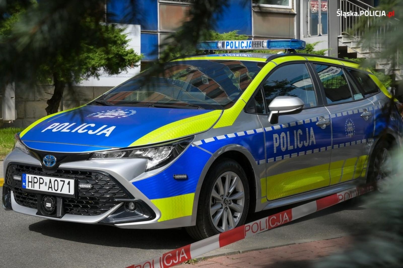 Zdjęcie w galerii na portalu naszraciborz.pl: Śląska policja dostała 85 nowych radiowozów. Trzy toyoty trafią do Raciborza wiadomości z regionu