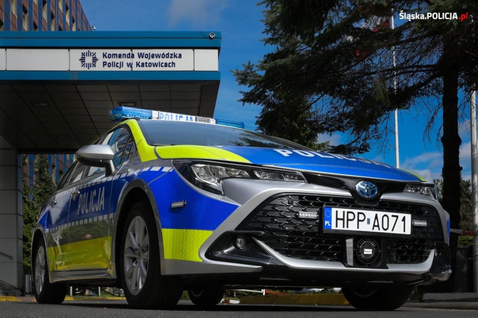 Zdjęcie w galerii na portalu naszraciborz.pl: Śląska policja dostała 85 nowych radiowozów. Trzy toyoty trafią do Raciborza wiadomości z regionu