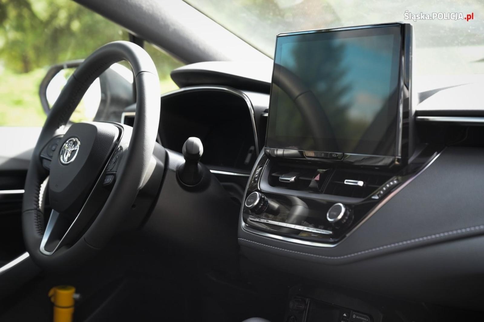 Zdjęcie w galerii na portalu naszraciborz.pl: Śląska policja dostała 85 nowych radiowozów. Trzy toyoty trafią do Raciborza wiadomości z regionu