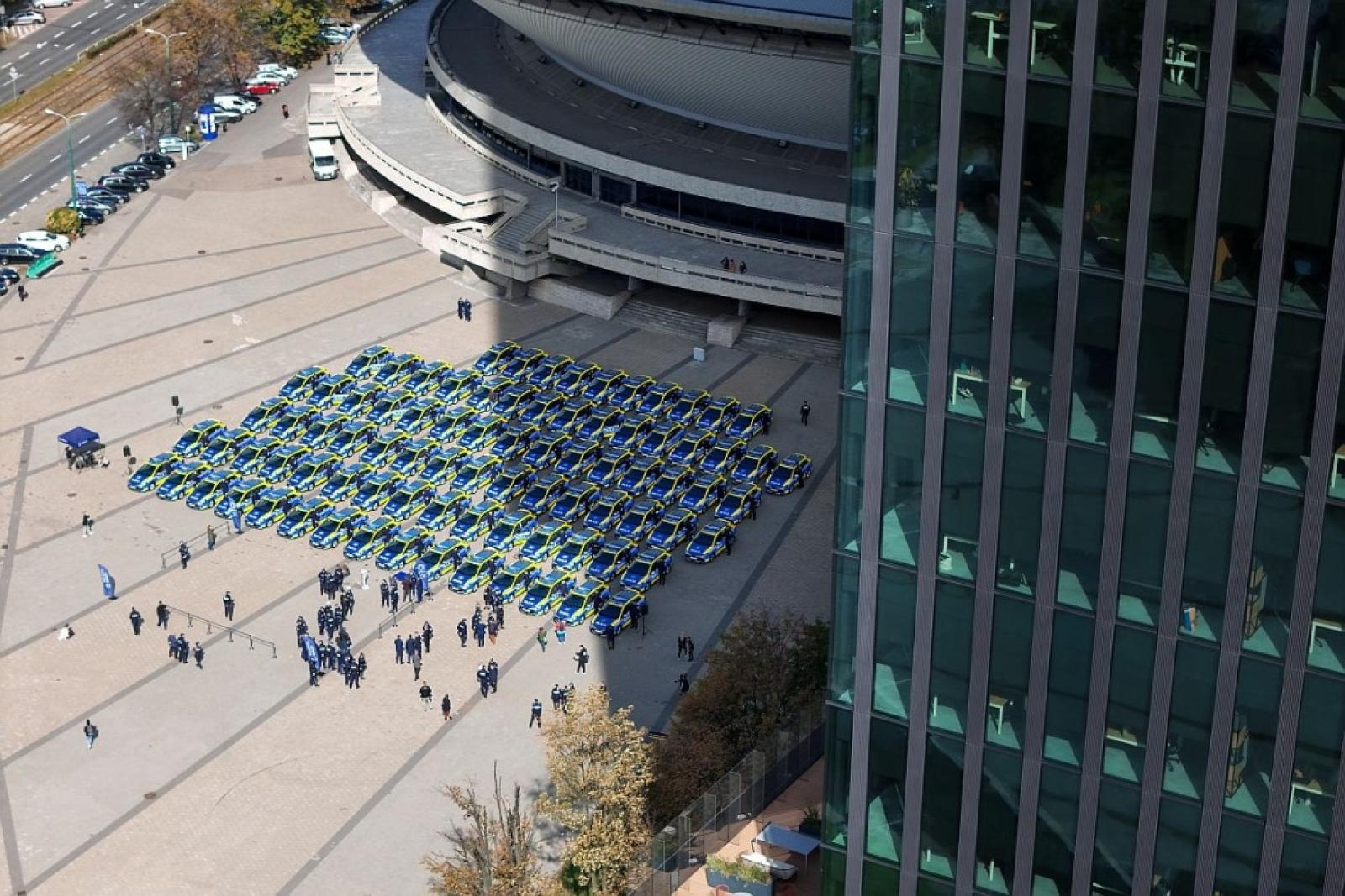 Zdjęcie w galerii na portalu naszraciborz.pl: Śląska policja dostała 85 nowych radiowozów. Trzy toyoty trafią do Raciborza wiadomości z regionu