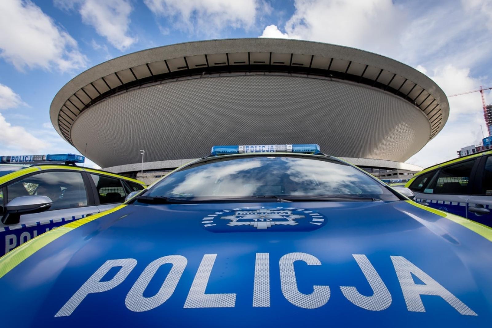 Zdjęcie w galerii na portalu naszraciborz.pl: Śląska policja dostała 85 nowych radiowozów. Trzy toyoty trafią do Raciborza wiadomości z regionu