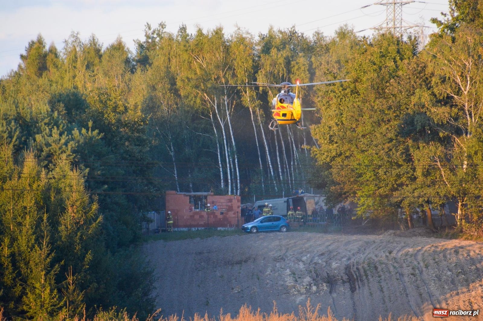 Zdjęcie w galerii na portalu naszraciborz.pl: Śmigłowiec LPR lądował w Raciborzu-Brzeziu [FOTO i WIDEO] wiadomości z regionu