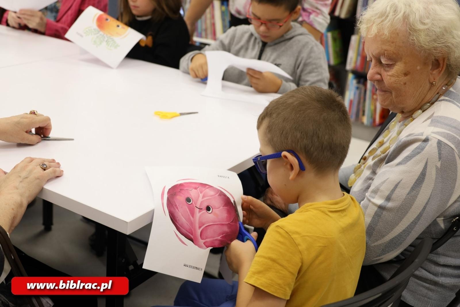 Zdjęcie w galerii na portalu naszraciborz.pl: W bibliotece uczczono Międzynarodowy Dzień Głuchych wiadomości z regionu