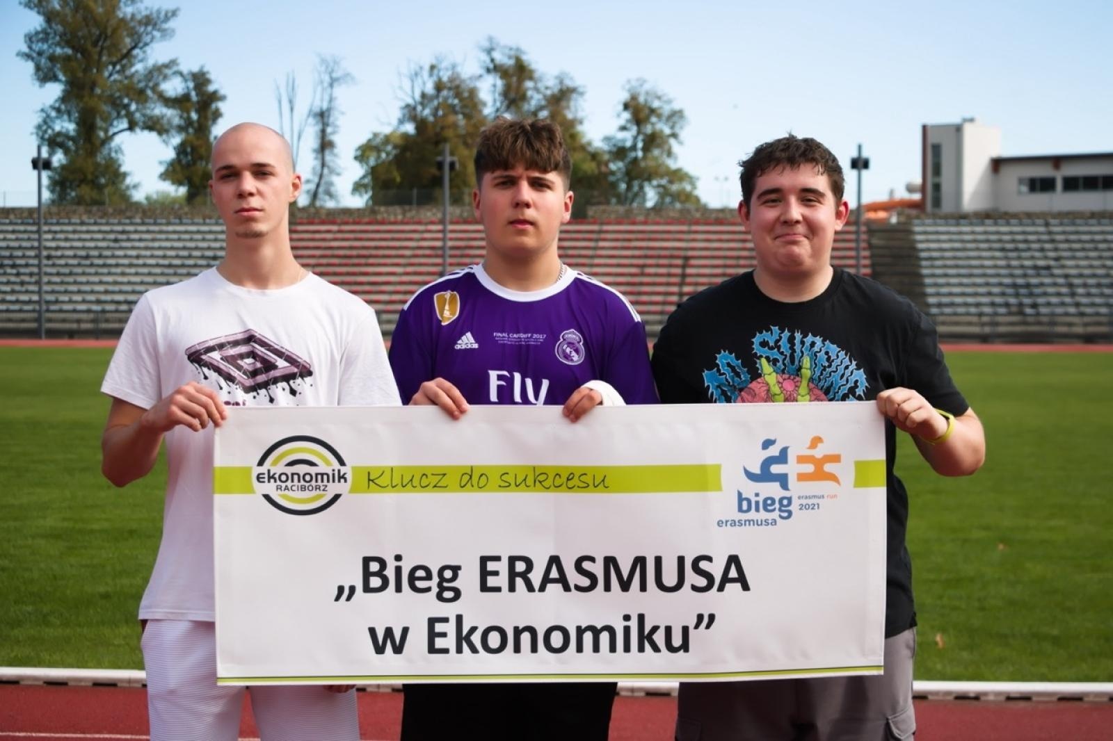 Zdjęcie w galerii na portalu naszraciborz.pl: IV Bieg Erasmusa w Ekonomiku [FOTO] wiadomości z regionu