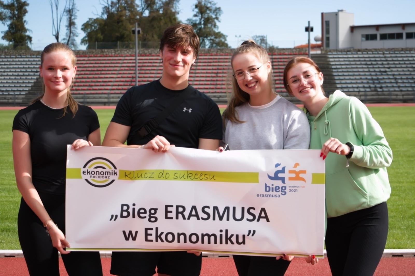Zdjęcie w galerii na portalu naszraciborz.pl: IV Bieg Erasmusa w Ekonomiku [FOTO] wiadomości z regionu