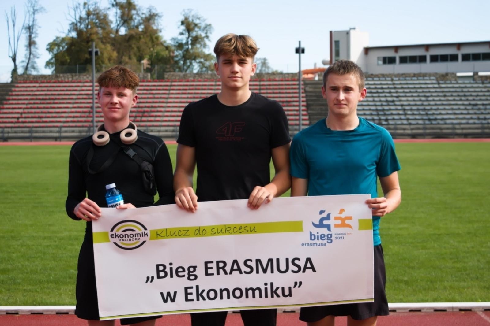 Zdjęcie w galerii na portalu naszraciborz.pl: IV Bieg Erasmusa w Ekonomiku [FOTO] wiadomości z regionu