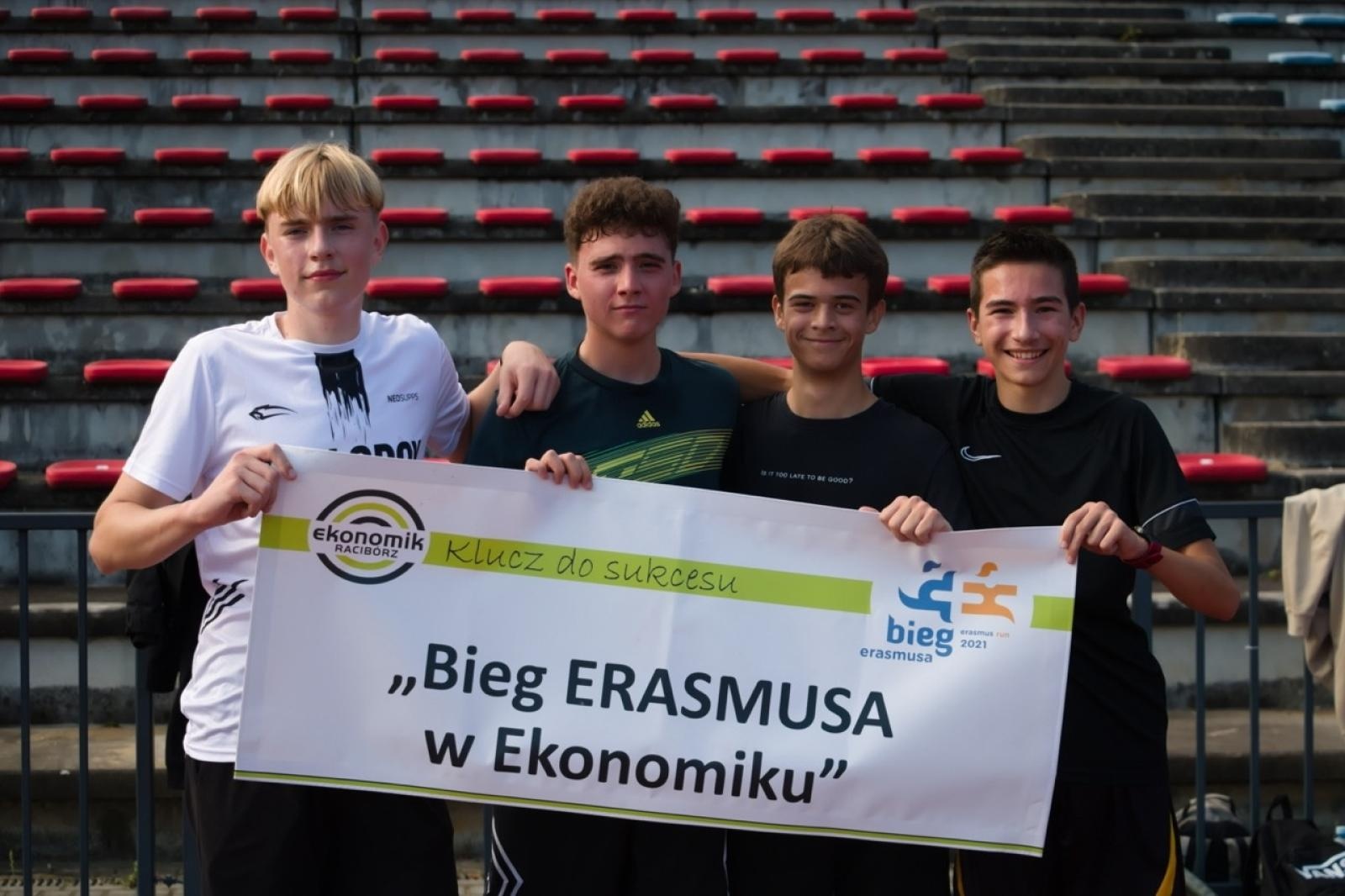 Zdjęcie w galerii na portalu naszraciborz.pl: IV Bieg Erasmusa w Ekonomiku [FOTO] wiadomości z regionu