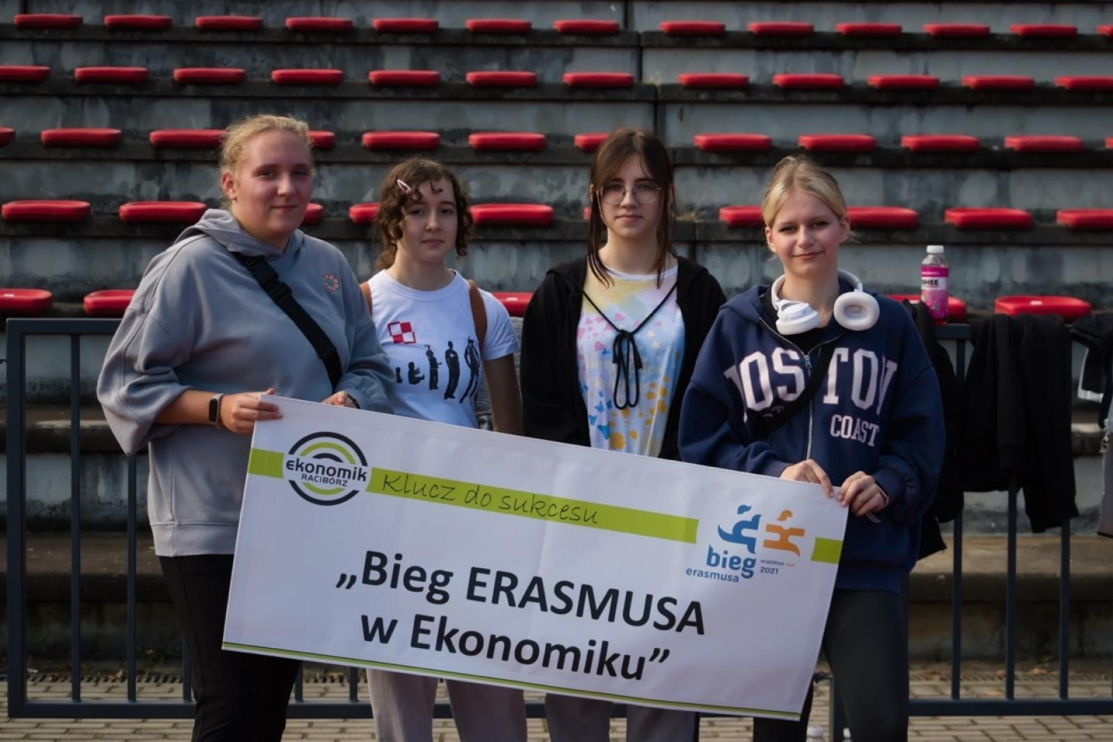 Zdjęcie w galerii na portalu naszraciborz.pl: IV Bieg Erasmusa w Ekonomiku [FOTO] wiadomości z regionu