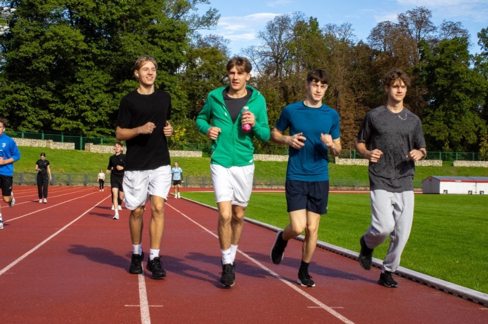 Zdjęcie w galerii na portalu naszraciborz.pl: IV Bieg Erasmusa w Ekonomiku [FOTO] wiadomości z regionu