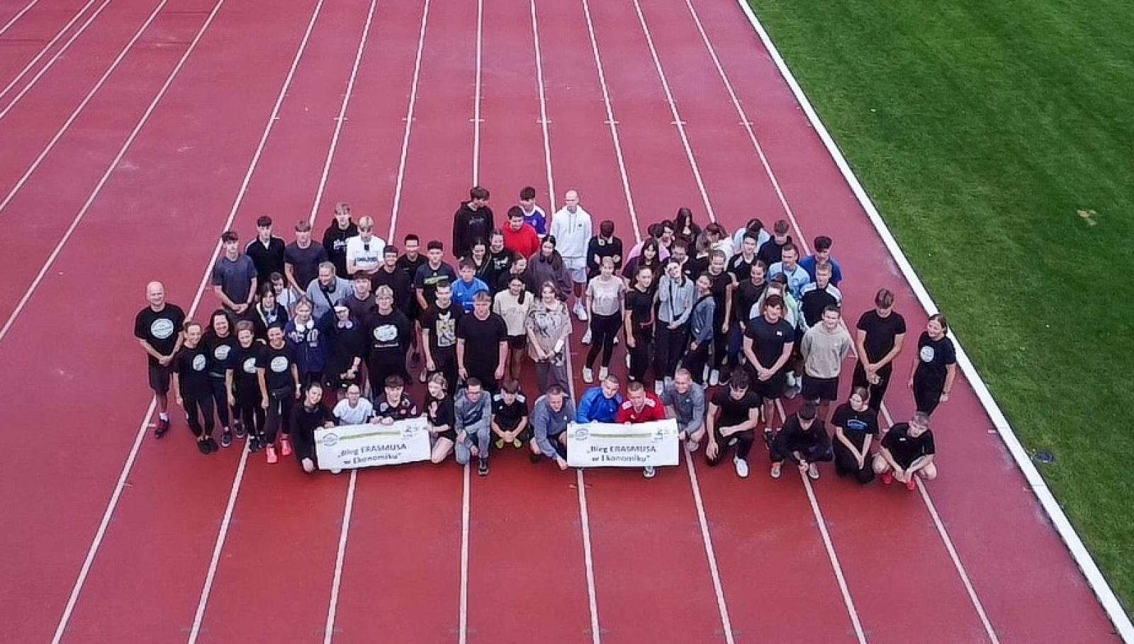 Zdjęcie w galerii na portalu naszraciborz.pl: IV Bieg Erasmusa w Ekonomiku [FOTO] wiadomości z regionu