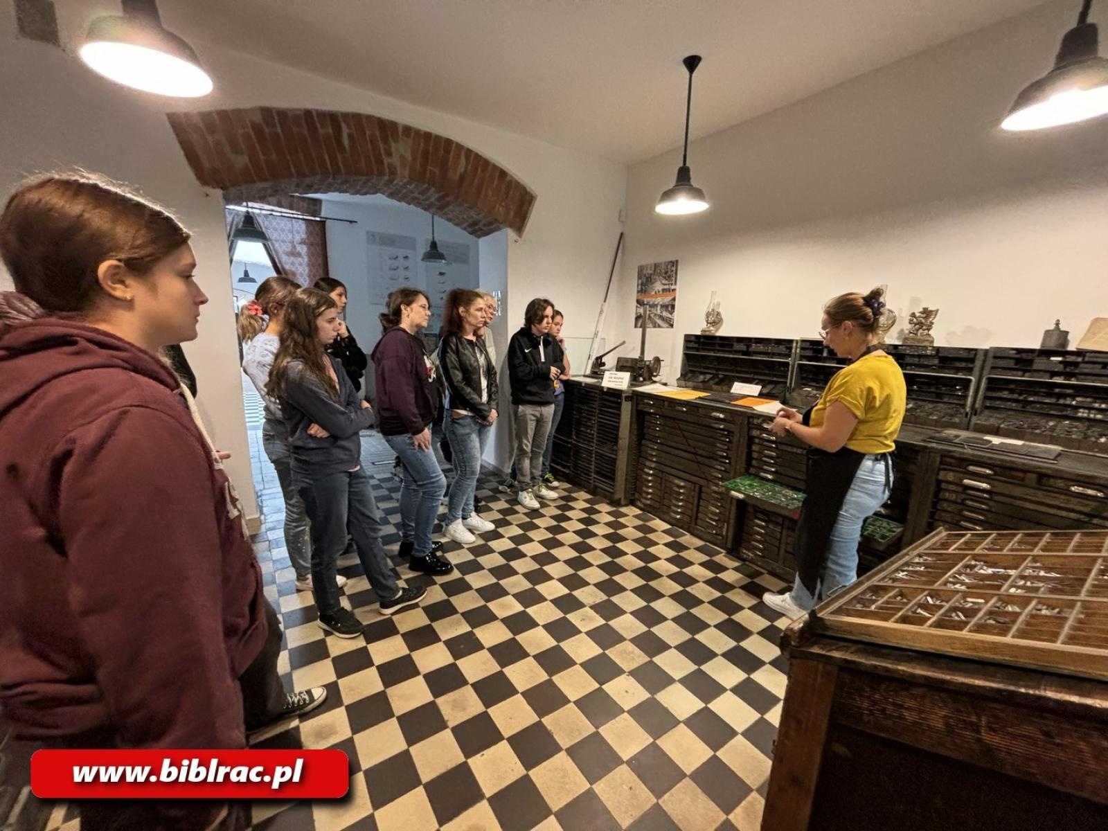 Zdjęcie w galerii na portalu naszraciborz.pl: #młodzieżczyta: wycieczka do Muzeum Drukarstwa w Cieszynie wiadomości z regionu