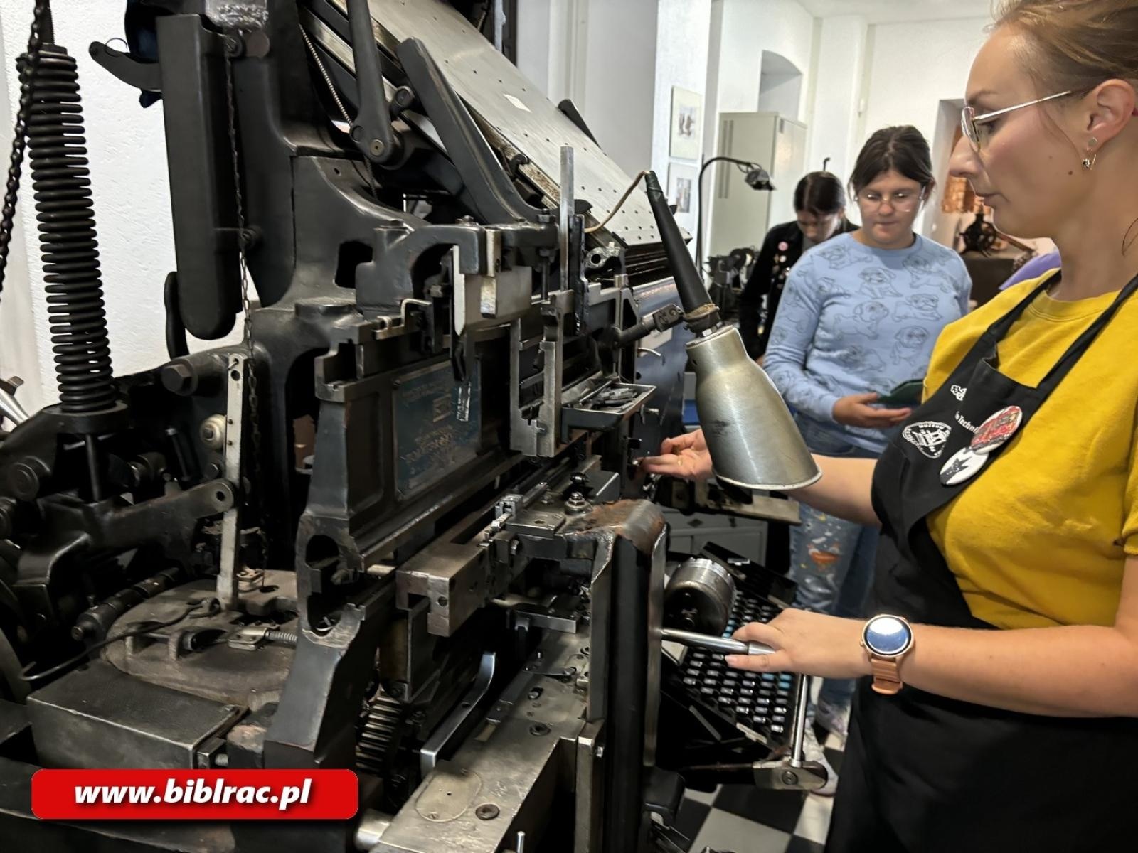 Zdjęcie w galerii na portalu naszraciborz.pl: #młodzieżczyta: wycieczka do Muzeum Drukarstwa w Cieszynie wiadomości z regionu