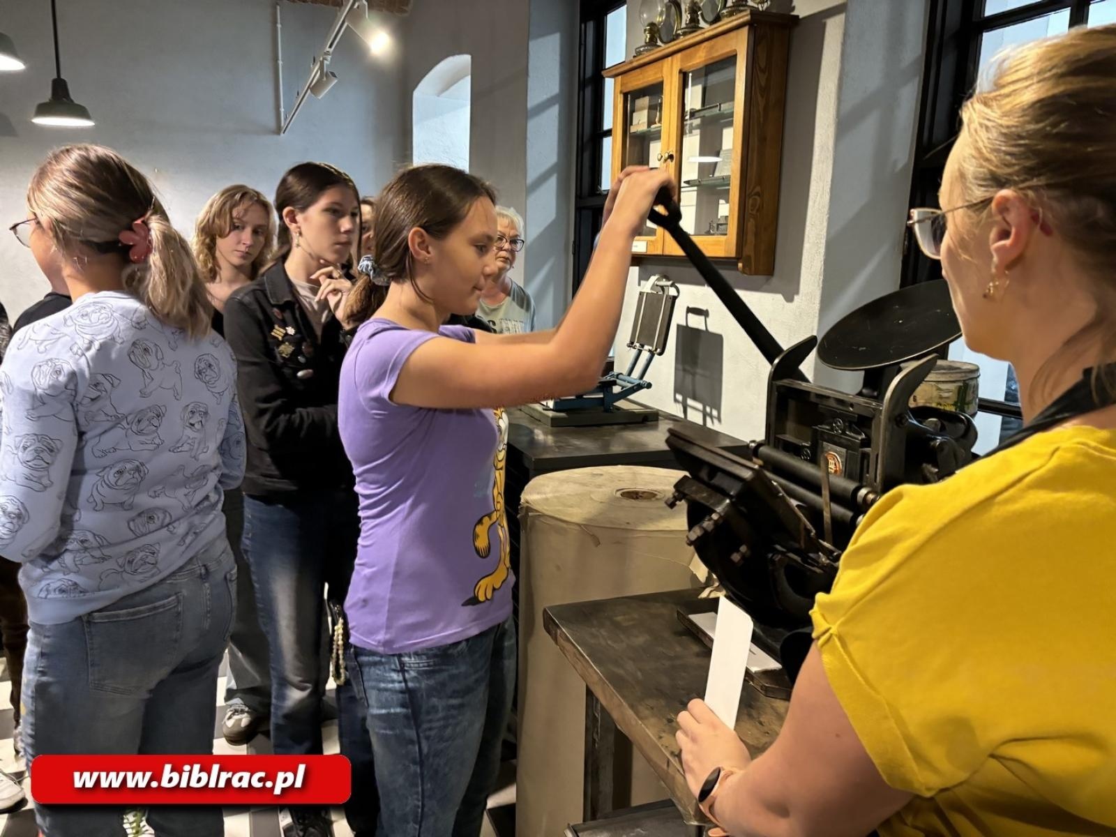 Zdjęcie w galerii na portalu naszraciborz.pl: #młodzieżczyta: wycieczka do Muzeum Drukarstwa w Cieszynie wiadomości z regionu