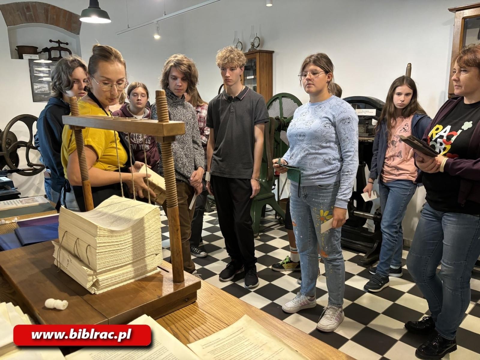 Zdjęcie w galerii na portalu naszraciborz.pl: #młodzieżczyta: wycieczka do Muzeum Drukarstwa w Cieszynie wiadomości z regionu