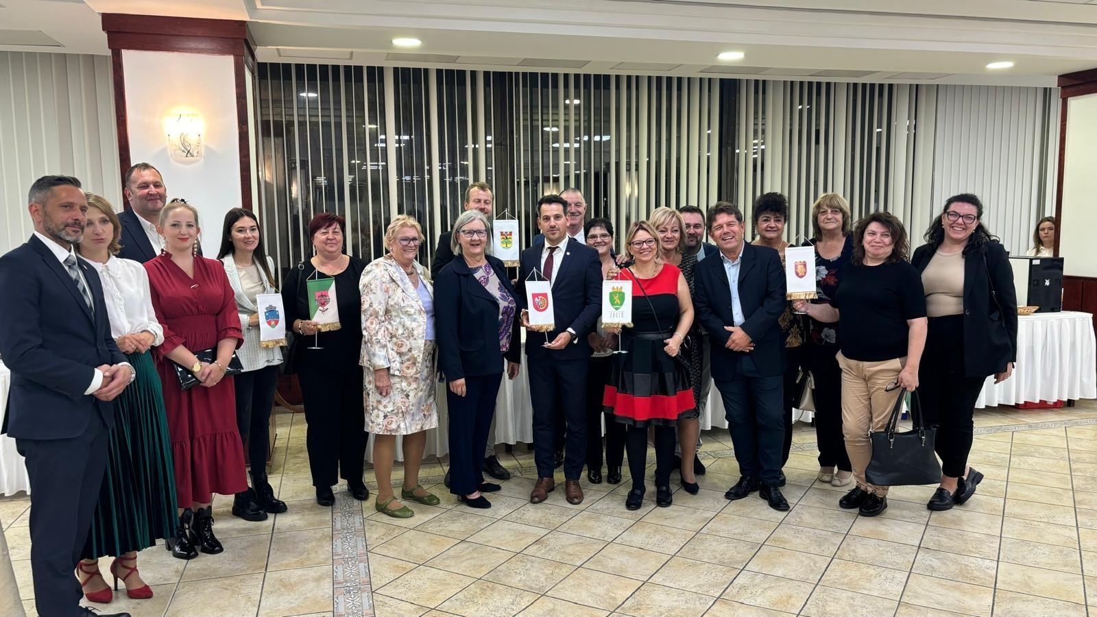 Zdjęcie w galerii na portalu naszraciborz.pl: Raciborzanie na jubileuszu węgierskiego Zugló wiadomości z regionu