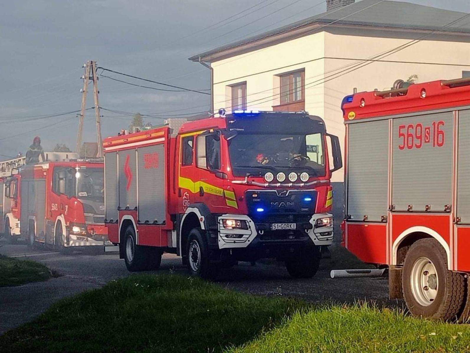 Zdjęcie w galerii na portalu naszraciborz.pl: Pożar sadzy w Szymocicach. W akcji pięć zastępów strażackich wiadomości z regionu