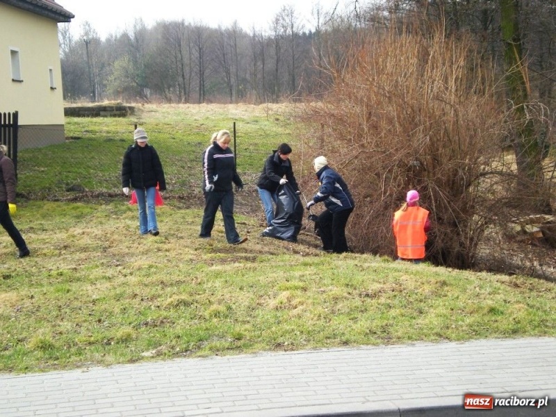 Zdjęcie w galerii na portalu naszraciborz.pl: Wiosenne porządki w Rudzie Kozielskiej  wiadomości z regionu