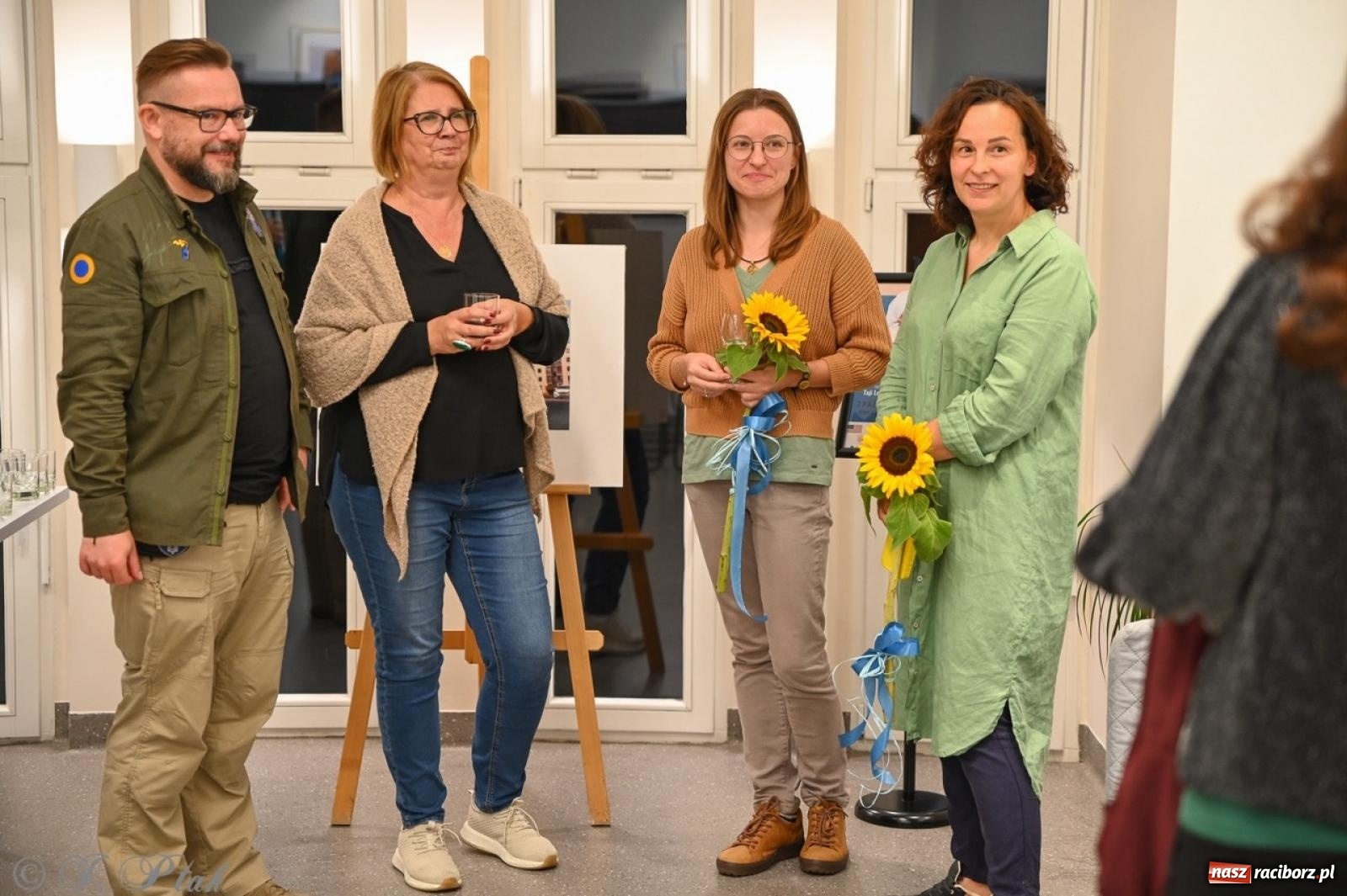 Zdjęcie w galerii na portalu naszraciborz.pl: Sztuka przeciw wojnie – Spotkanie z Tetianą Oleksiienką i Tają Levchenko w Bibliotece Raciborskiej wiadomości z regionu