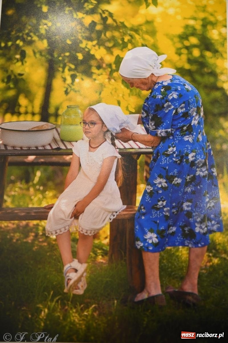 Zdjęcie w galerii na portalu naszraciborz.pl: Sztuka przeciw wojnie – Spotkanie z Tetianą Oleksiienką i Tają Levchenko w Bibliotece Raciborskiej wiadomości z regionu