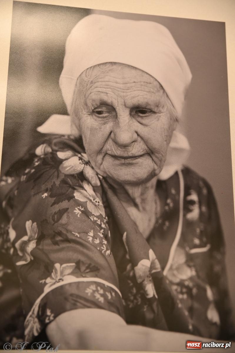 Zdjęcie w galerii na portalu naszraciborz.pl: Sztuka przeciw wojnie – Spotkanie z Tetianą Oleksiienką i Tają Levchenko w Bibliotece Raciborskiej wiadomości z regionu