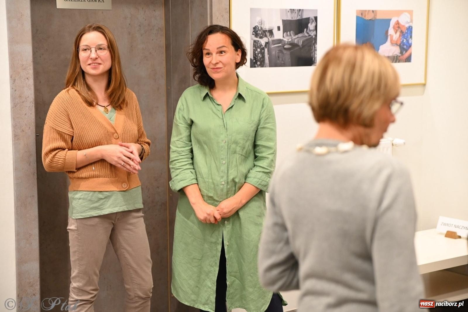 Zdjęcie w galerii na portalu naszraciborz.pl: Sztuka przeciw wojnie – Spotkanie z Tetianą Oleksiienką i Tają Levchenko w Bibliotece Raciborskiej wiadomości z regionu