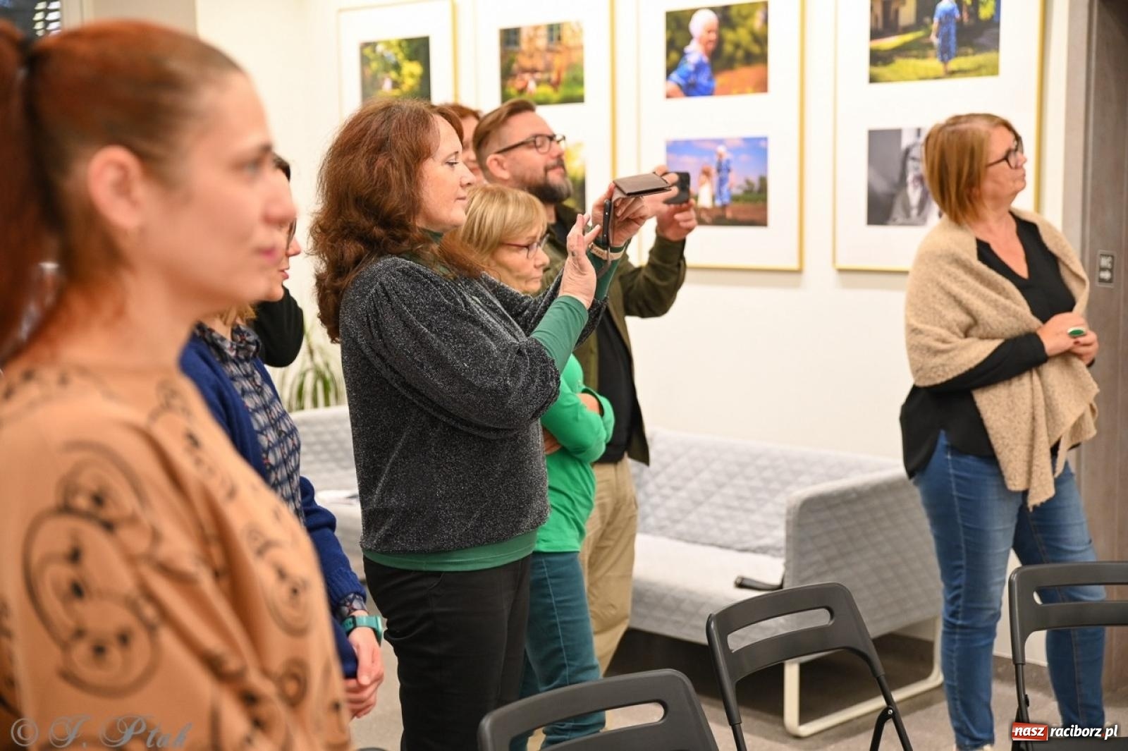 Zdjęcie w galerii na portalu naszraciborz.pl: Sztuka przeciw wojnie – Spotkanie z Tetianą Oleksiienką i Tają Levchenko w Bibliotece Raciborskiej wiadomości z regionu