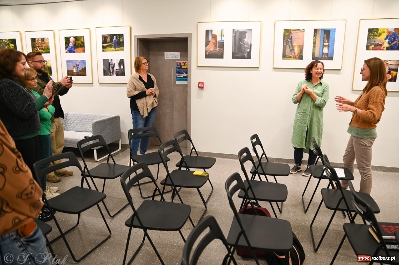 Zdjęcie w galerii na portalu naszraciborz.pl: Sztuka przeciw wojnie – Spotkanie z Tetianą Oleksiienką i Tają Levchenko w Bibliotece Raciborskiej wiadomości z regionu