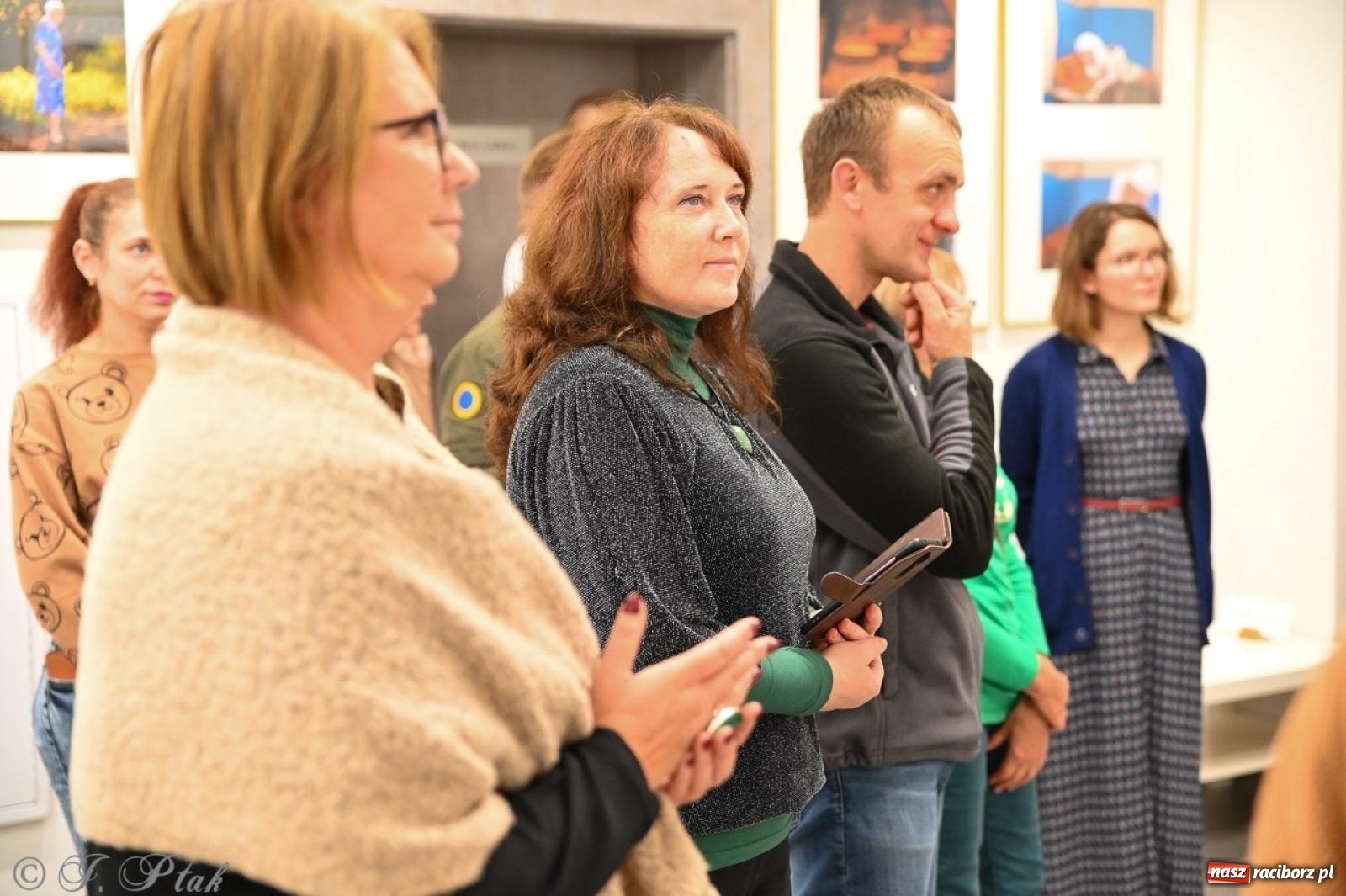 Zdjęcie w galerii na portalu naszraciborz.pl: Sztuka przeciw wojnie – Spotkanie z Tetianą Oleksiienką i Tają Levchenko w Bibliotece Raciborskiej wiadomości z regionu