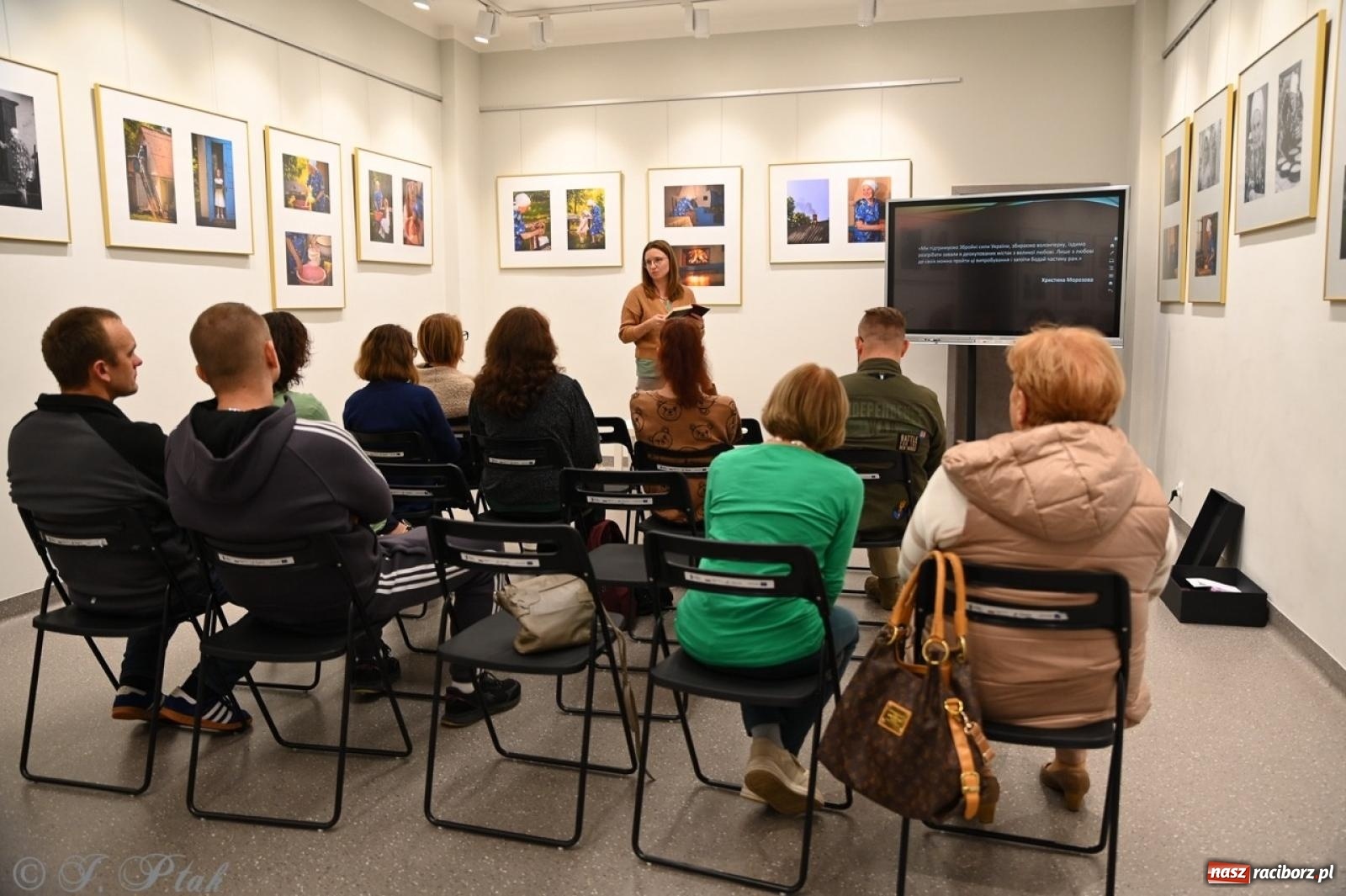 Zdjęcie w galerii na portalu naszraciborz.pl: Sztuka przeciw wojnie – Spotkanie z Tetianą Oleksiienką i Tają Levchenko w Bibliotece Raciborskiej wiadomości z regionu