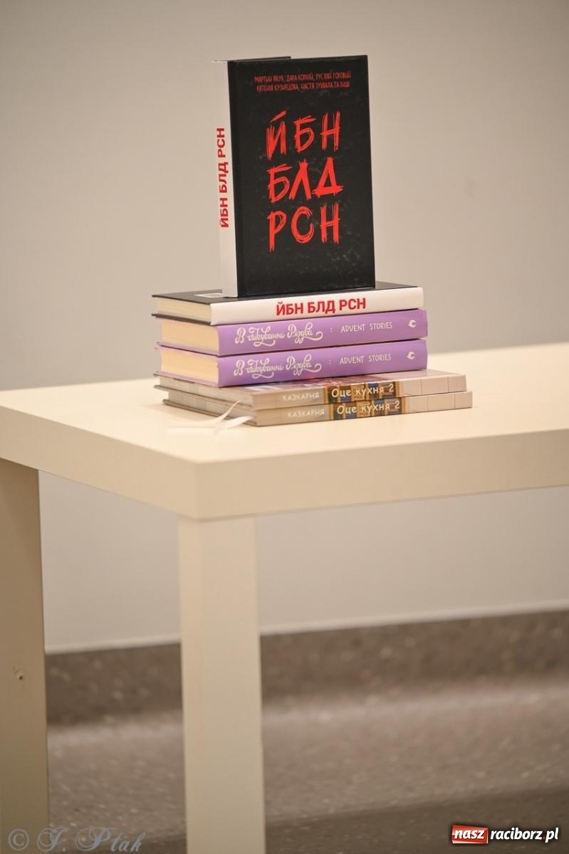 Zdjęcie w galerii na portalu naszraciborz.pl: Sztuka przeciw wojnie – Spotkanie z Tetianą Oleksiienką i Tają Levchenko w Bibliotece Raciborskiej wiadomości z regionu