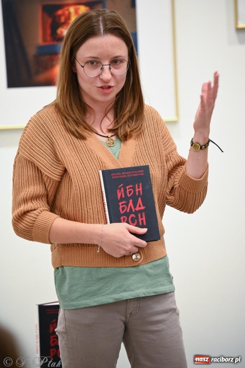 Zdjęcie w galerii na portalu naszraciborz.pl: Sztuka przeciw wojnie – Spotkanie z Tetianą Oleksiienką i Tają Levchenko w Bibliotece Raciborskiej wiadomości z regionu