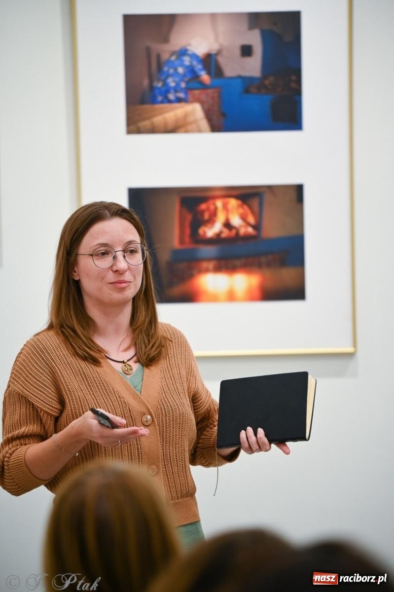 Zdjęcie w galerii na portalu naszraciborz.pl: Sztuka przeciw wojnie – Spotkanie z Tetianą Oleksiienką i Tają Levchenko w Bibliotece Raciborskiej wiadomości z regionu