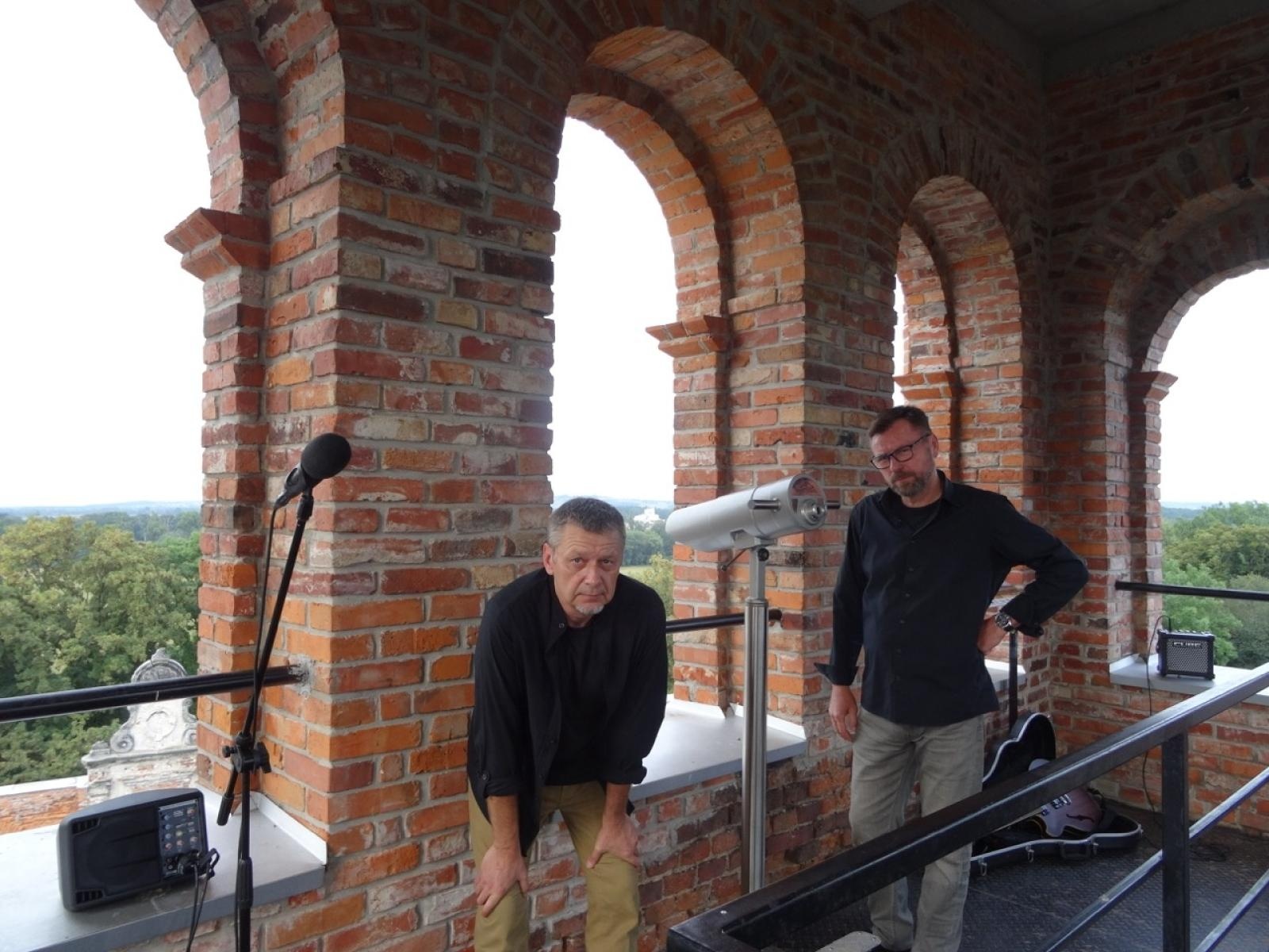 Zdjęcie w galerii na portalu naszraciborz.pl: Poetyckie spotkanie z mistrzem słowa i Perspektywą Okolicy na Zamku Piastowskim w Raciborzu i Tworkowie wiadomości z regionu