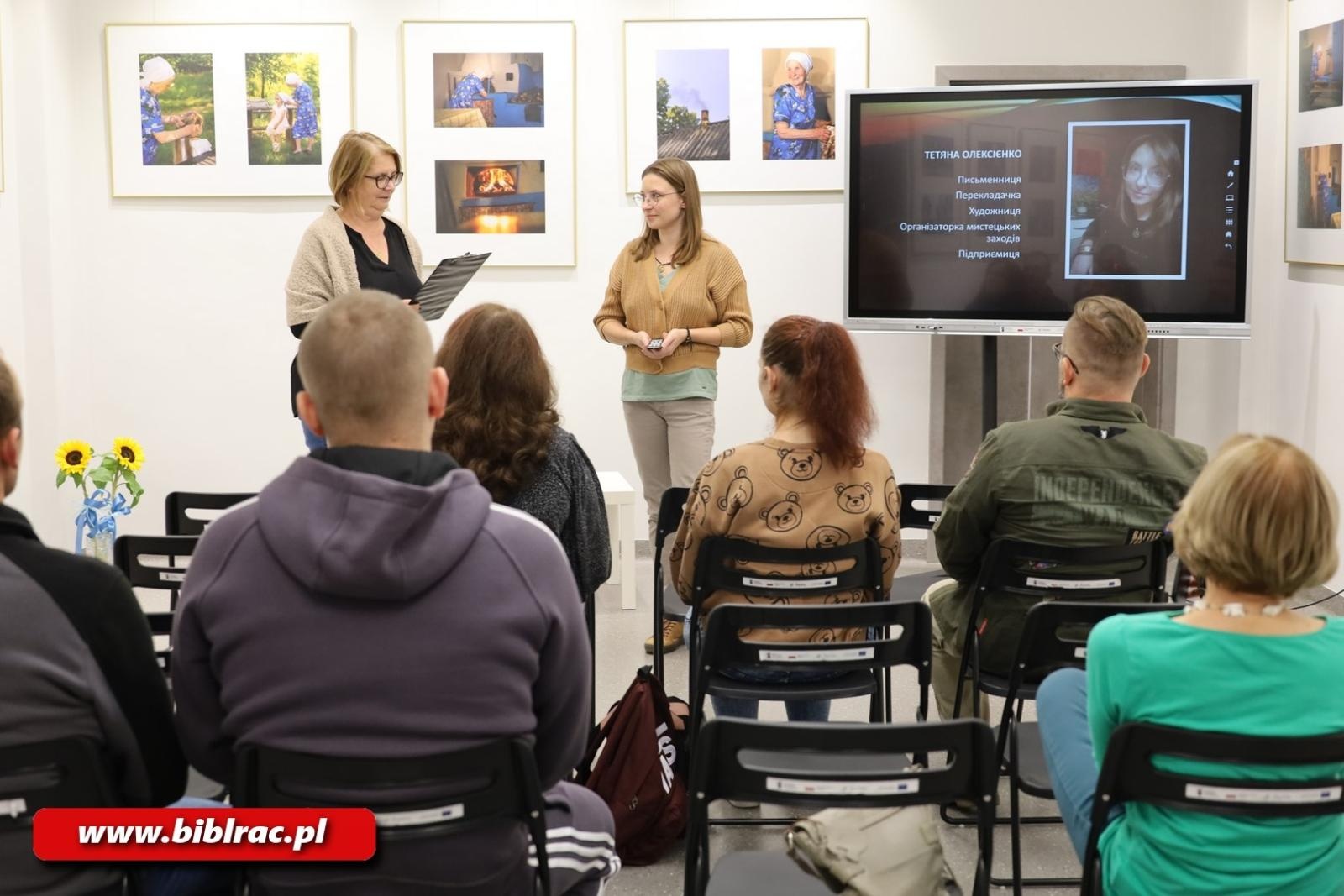 Zdjęcie w galerii na portalu naszraciborz.pl: Spotkanie z ukraińską pisarką Tetianą Oleksiienko wiadomości z regionu