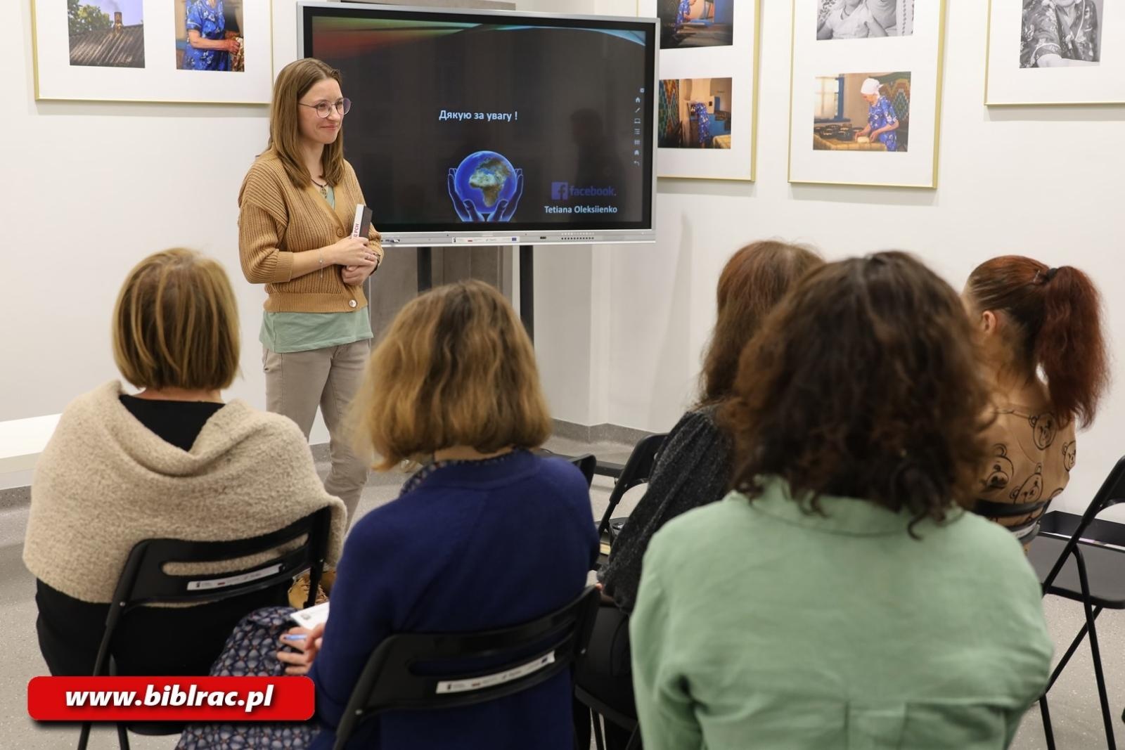 Zdjęcie w galerii na portalu naszraciborz.pl: Spotkanie z ukraińską pisarką Tetianą Oleksiienko wiadomości z regionu