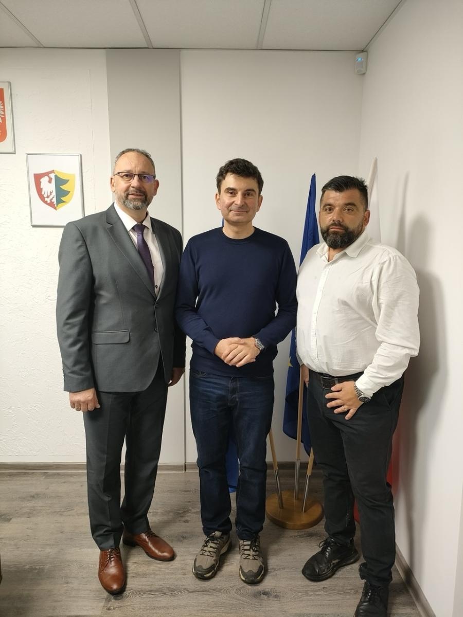 Zdjęcie w galerii na portalu naszraciborz.pl: Wojewoda Śląski z wizytą w gminie Nędza wiadomości z regionu