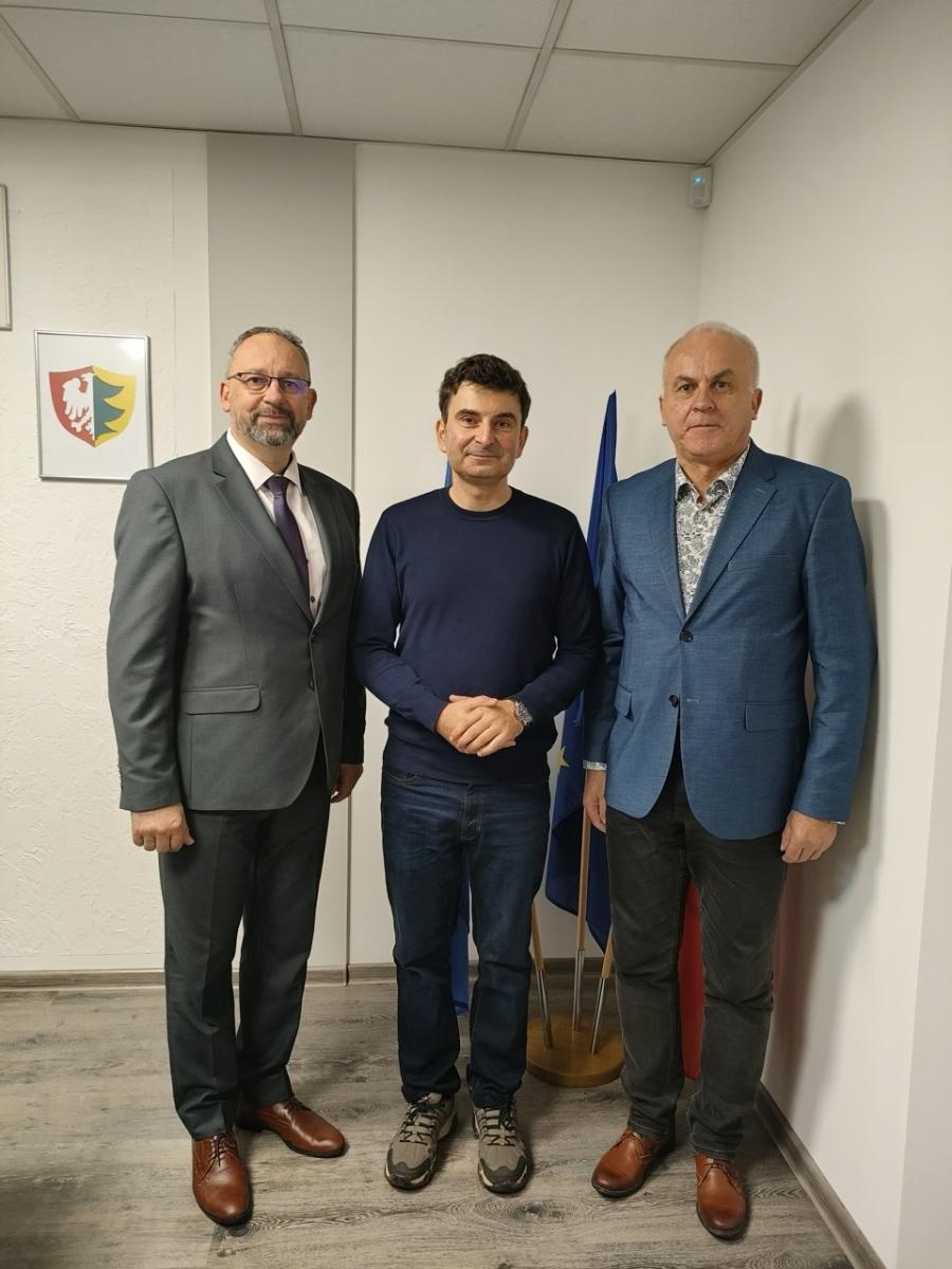 Zdjęcie w galerii na portalu naszraciborz.pl: Wojewoda Śląski z wizytą w gminie Nędza wiadomości z regionu