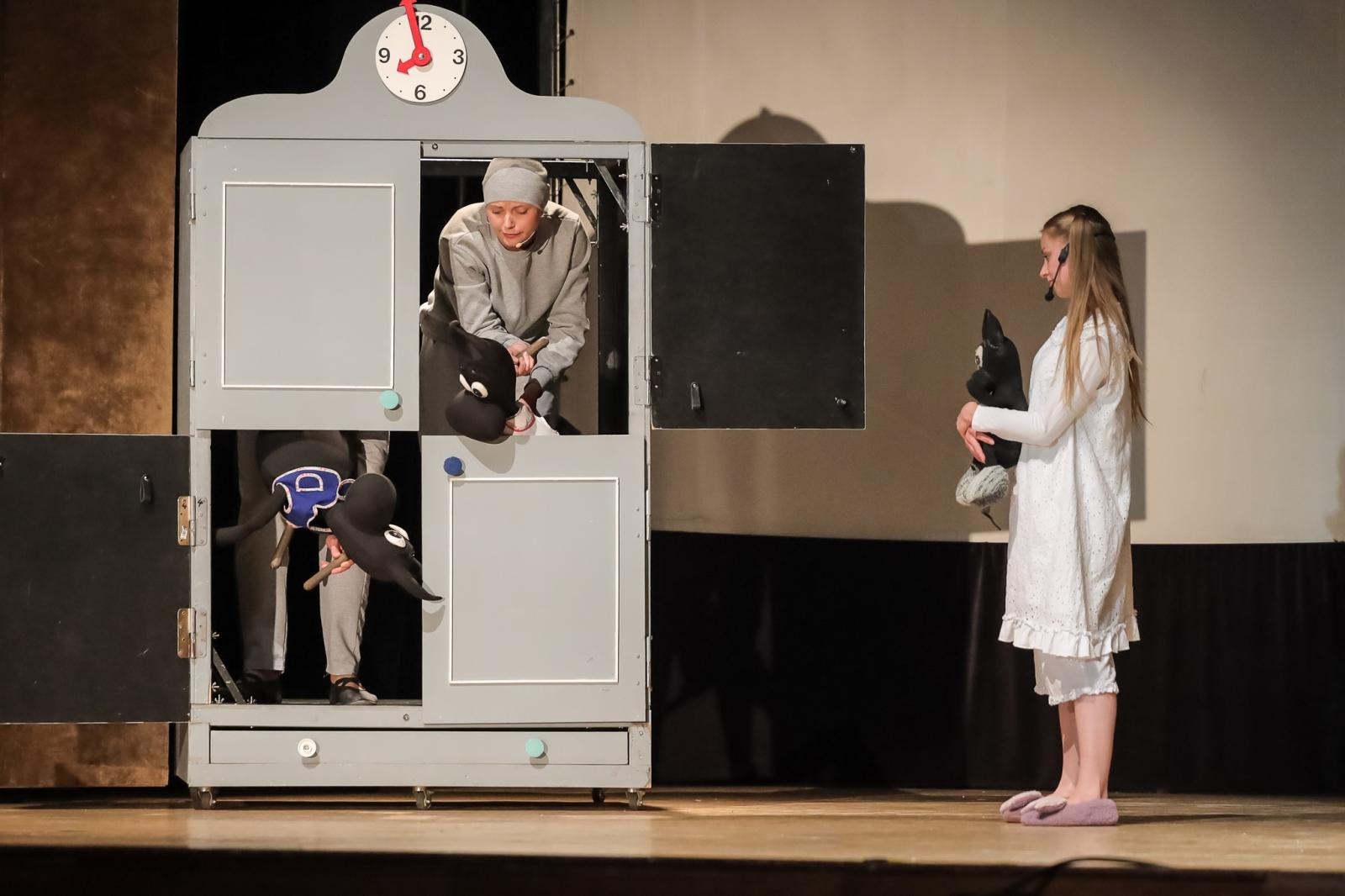 Zdjęcie w galerii na portalu naszraciborz.pl: Beboki. Kapitalny spektakl teatralny w Raciborskim Centrum Kultury wiadomości z regionu