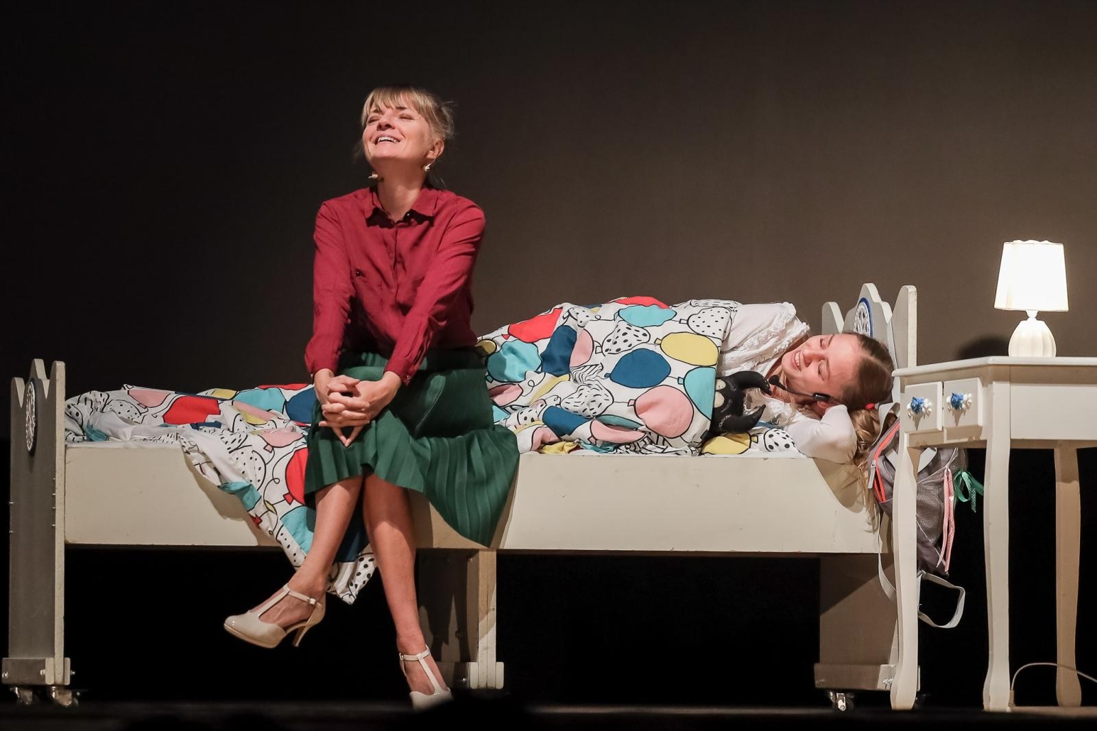 Zdjęcie w galerii na portalu naszraciborz.pl: Beboki. Kapitalny spektakl teatralny w Raciborskim Centrum Kultury wiadomości z regionu